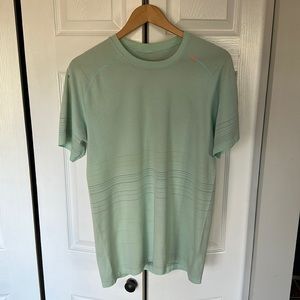 Lululemon men’s shirt medium